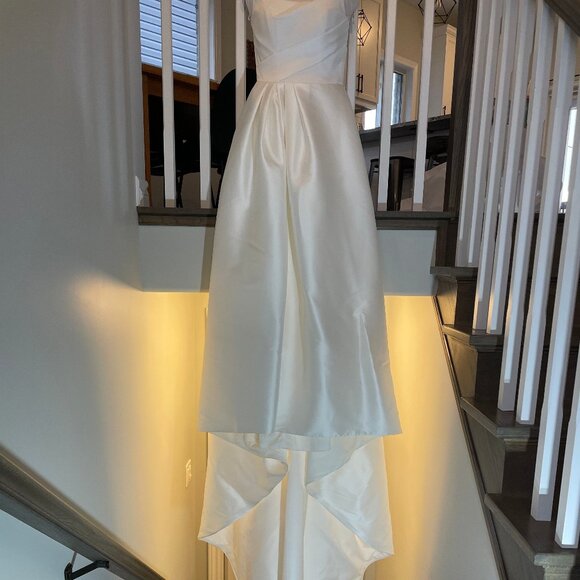 Wedding Dress - Maggie Sottero - Aspen Size 6 with veil - Picture 6 of 14